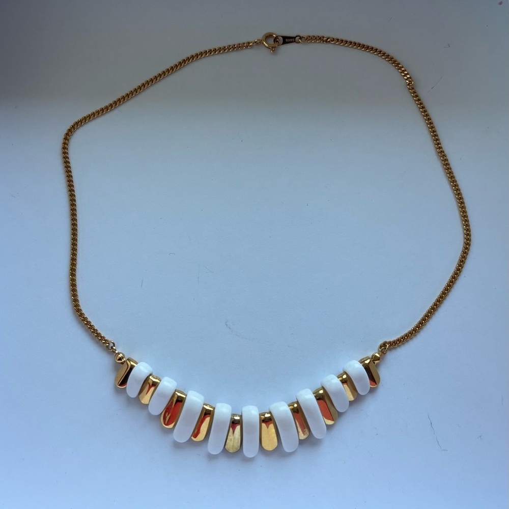 AVON Vintage Goldtone & White Choker Necklace